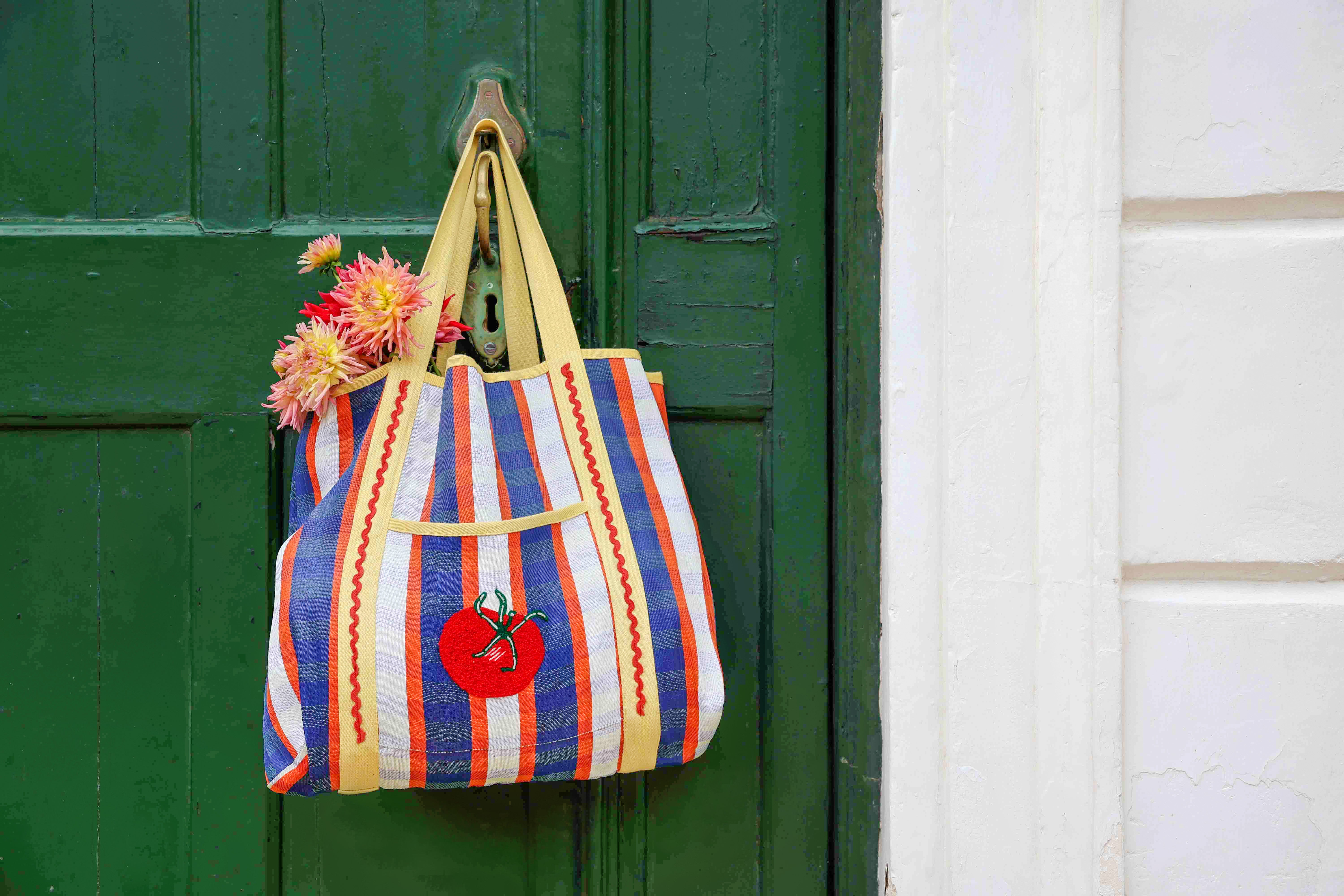 Bon Appetit  Tomato Tote Bag (Recycled Plastic) - Image 3
