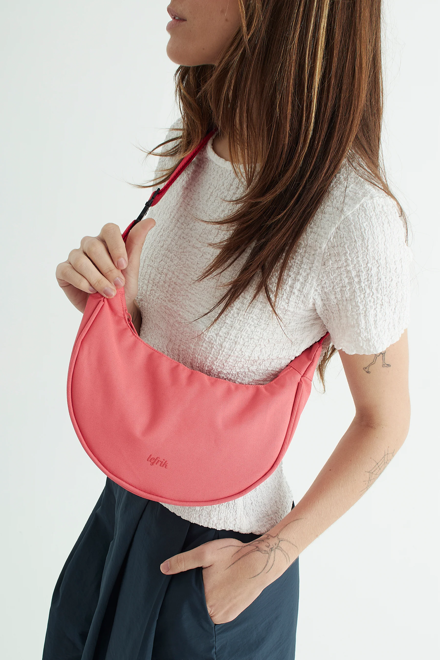 Lefrik Lua Sling Bag, Lush - Image 4