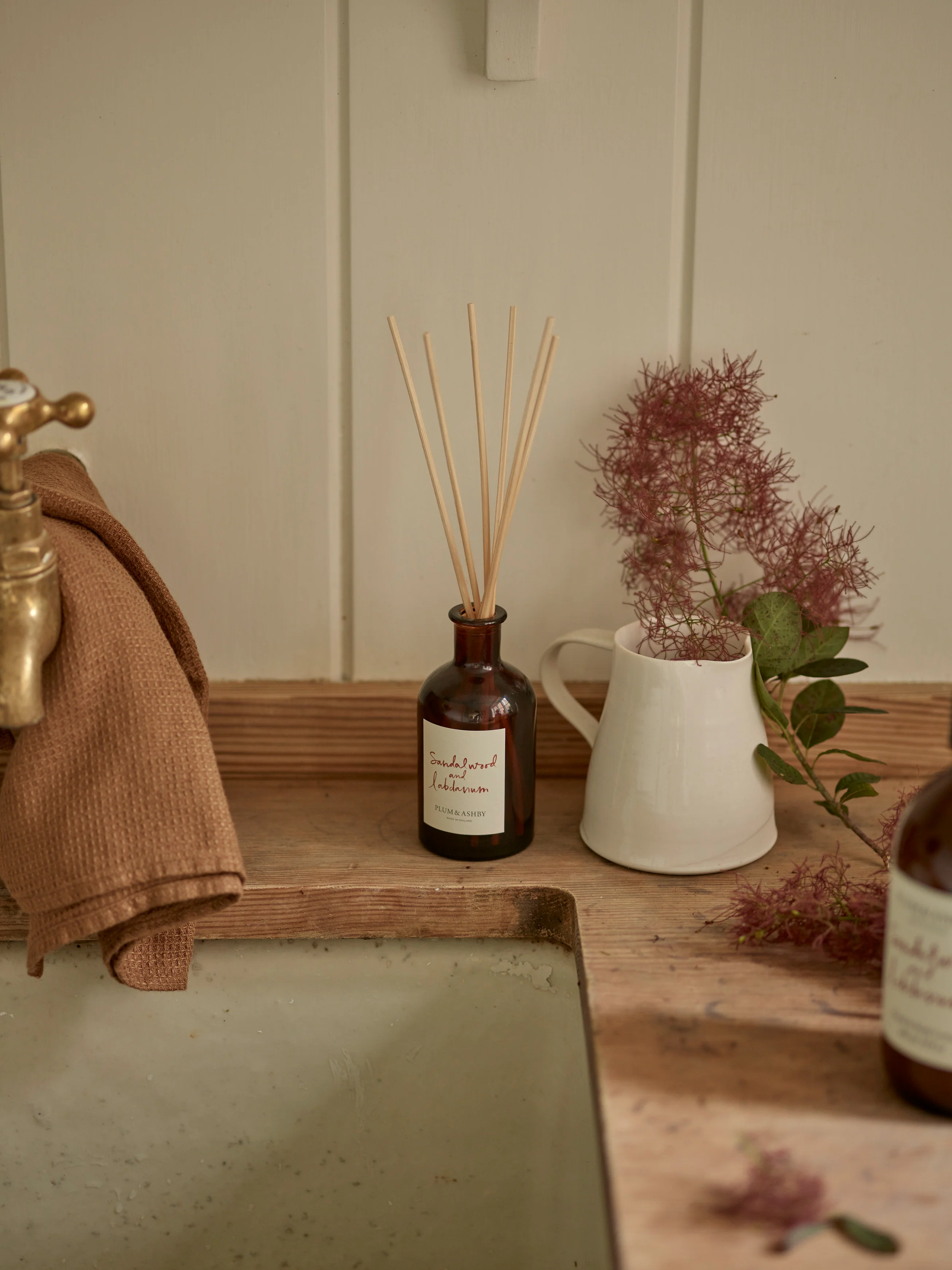 Plum & Ashby Reed Diffuser, Sandalwood & Labdanum - Image 2