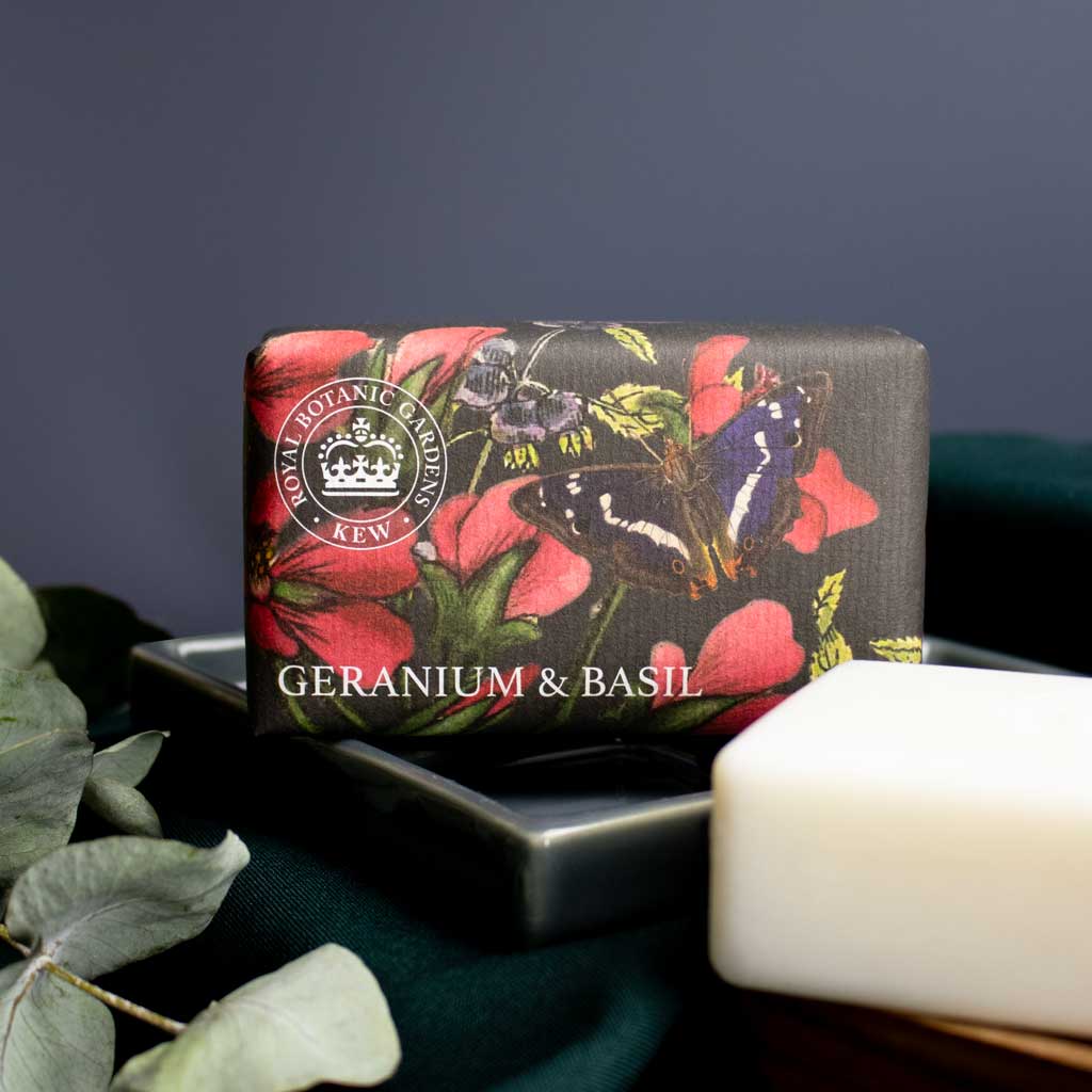 The English Soap Company Kew Gardens, Geranium And Basil Soap - Image 4