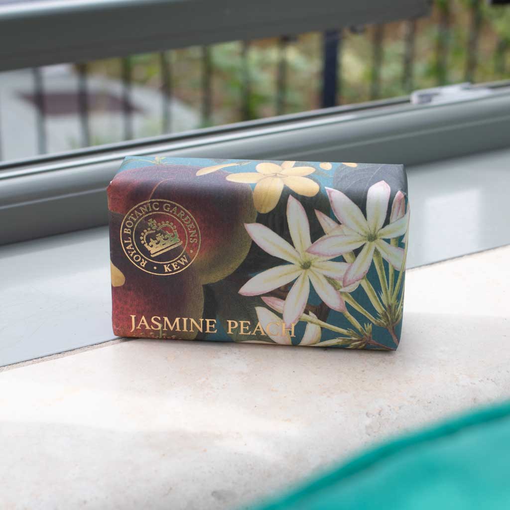 The English Soap Company Kew Gardens, Jasmine Peach Soap - Image 3