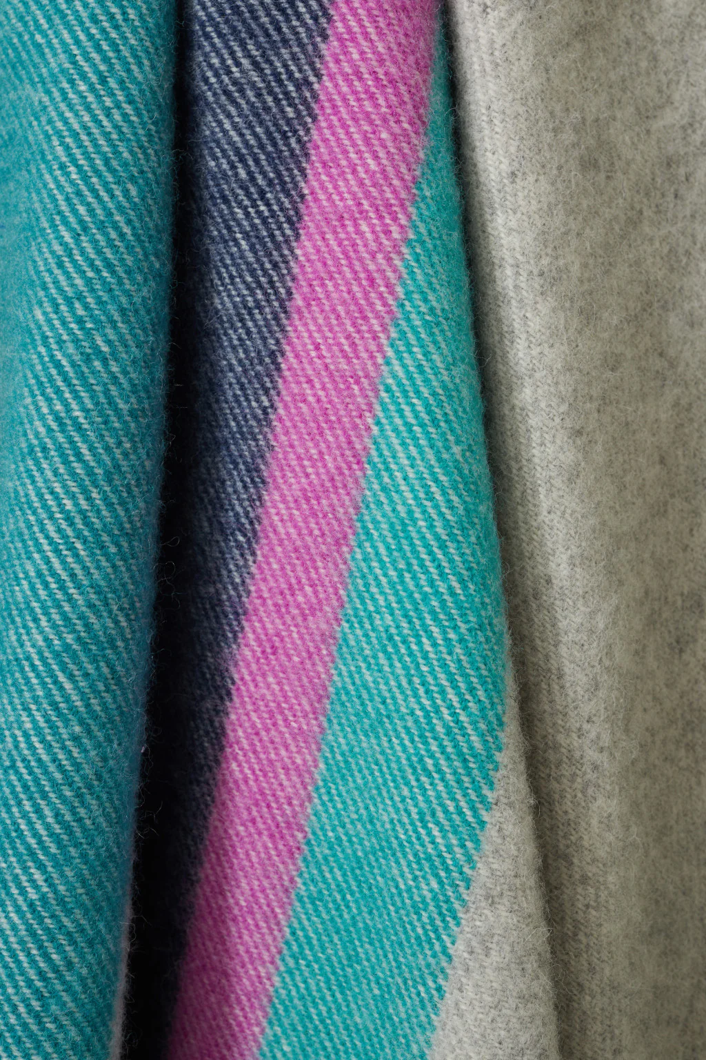 Tweedmill Alaska Pure New Wool Throw, Breeze - Image 2