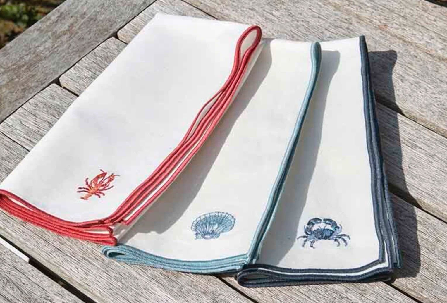 Walton & Co Embroidered Napkin Scallop (Set of 2) - Image 2