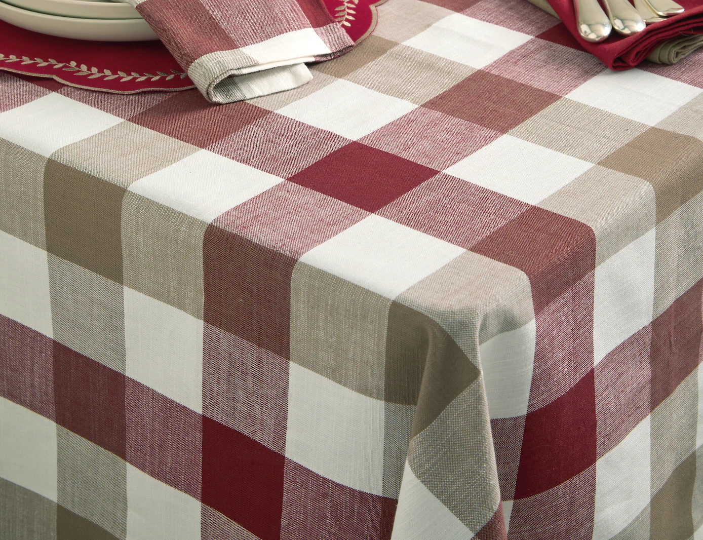 Walton & Co Vermont Tablecloth, Merlot & Mocha - Image 3