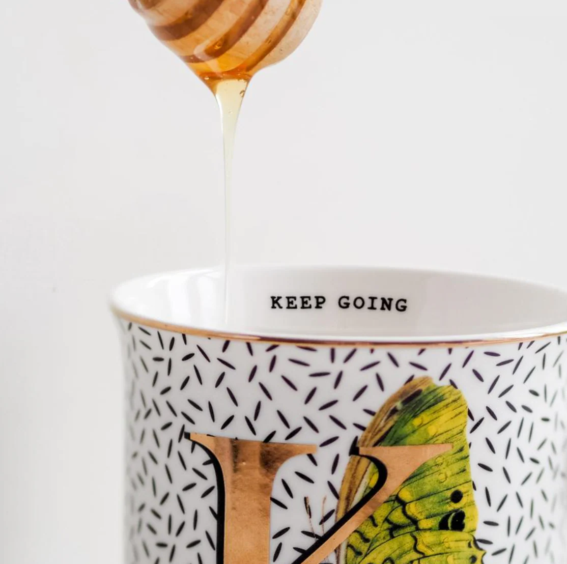 Yvonne Ellen Gold Edition Alphabet Mug Small - Image 9