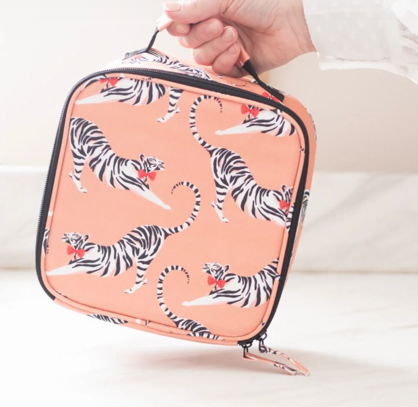 Yvonne Ellen Tiger Lunch Bag - Image 3