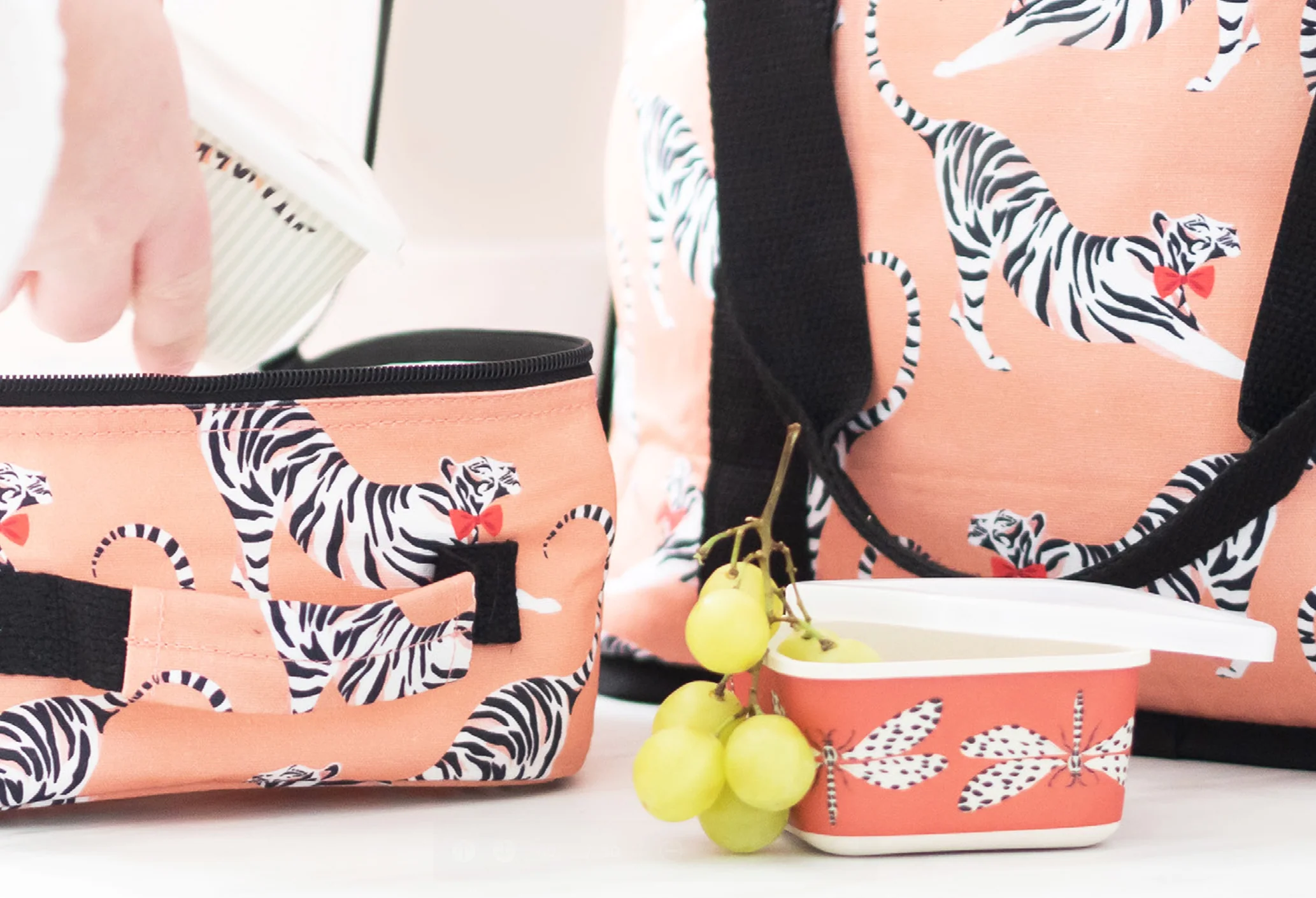 Yvonne Ellen Tiger Lunch Bag - Image 6