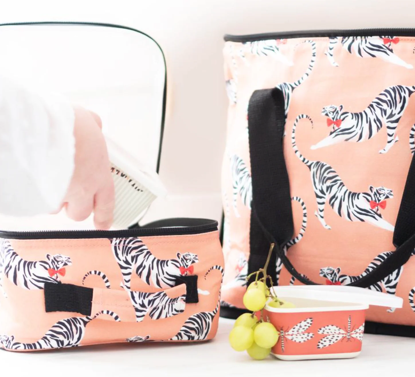 Yvonne Ellen Tiger Lunch Bag - Image 8
