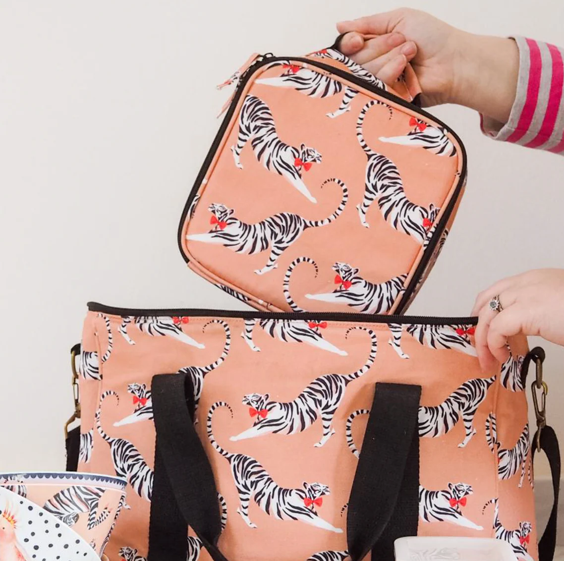 Yvonne Ellen Tiger Lunch Bag - Image 9